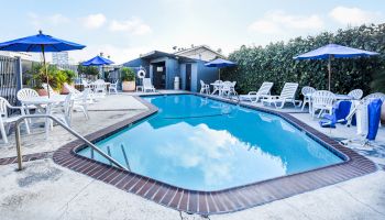 Travelodge by Wyndham LAX